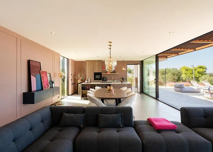 Maggio Villa Specchiolla